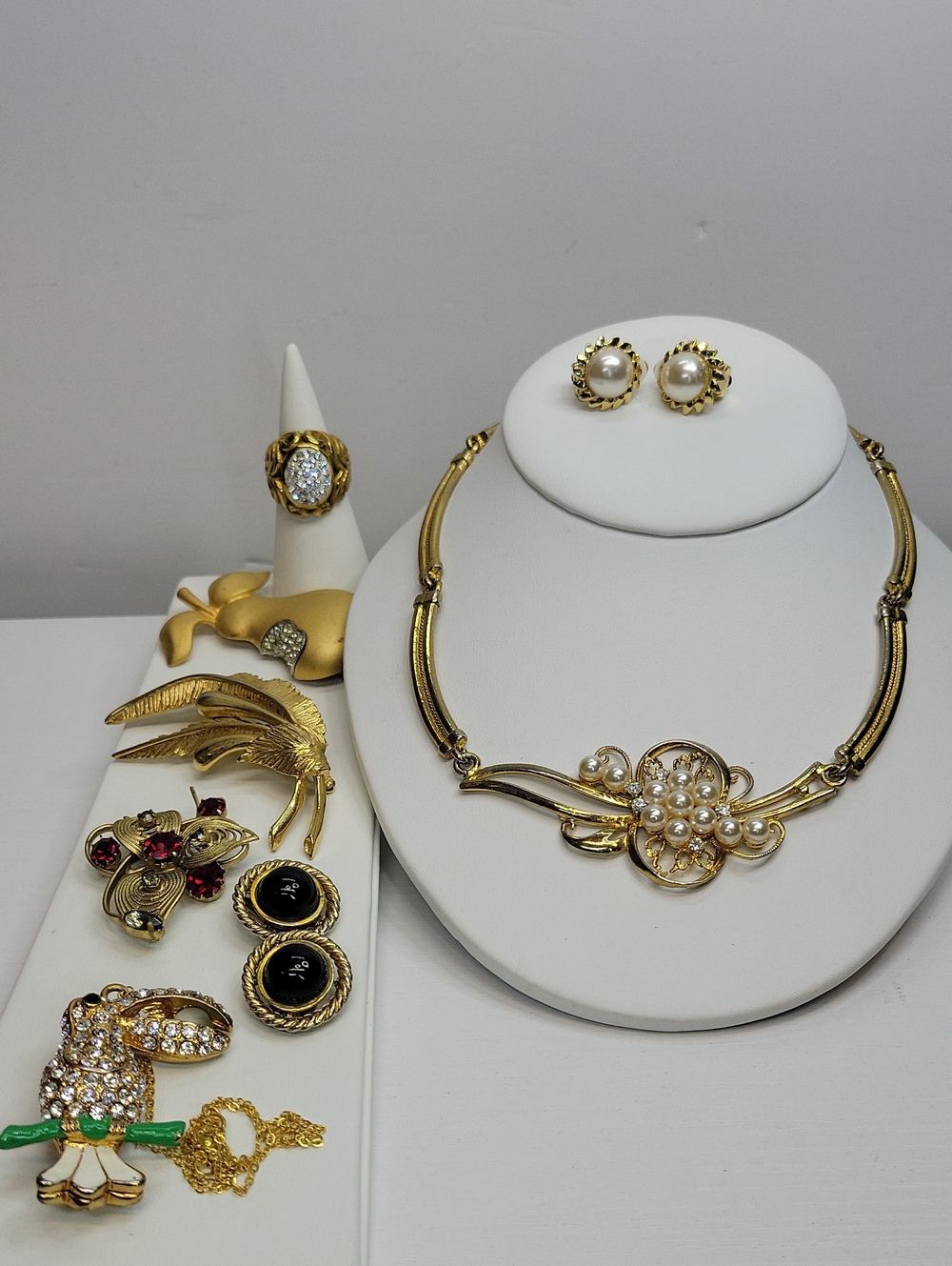 Vintage Gold-Tone Jewelry Bundle